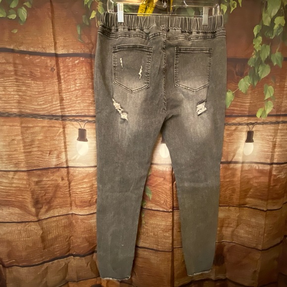 NWOT Boutique Jeans - Picture 3 of 6